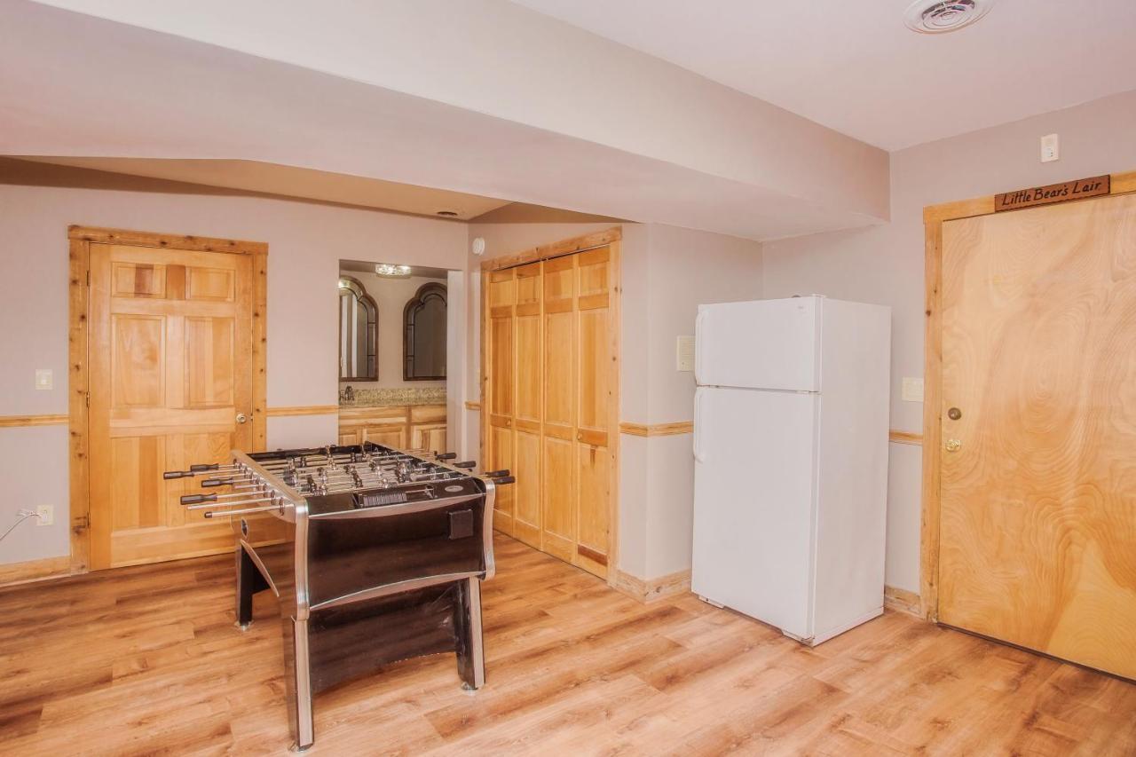 Smoky Bear Lodge With Guest House, Hot Tub, 1089 Free Tickets Each Paid Day, Dollywood And More Sevierville Extérieur photo